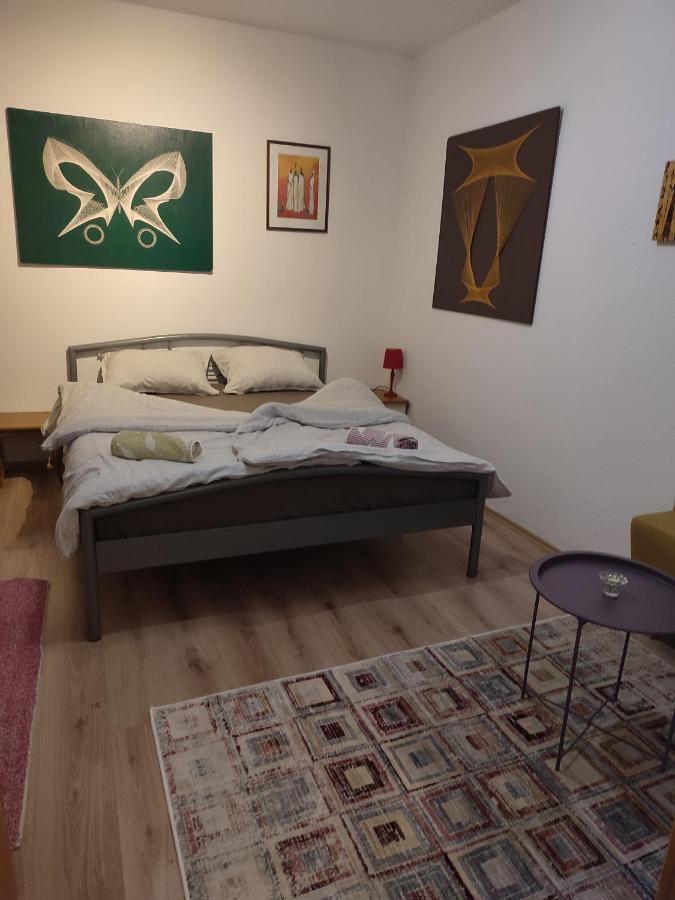 Apartment מוסטר מראה חיצוני תמונה